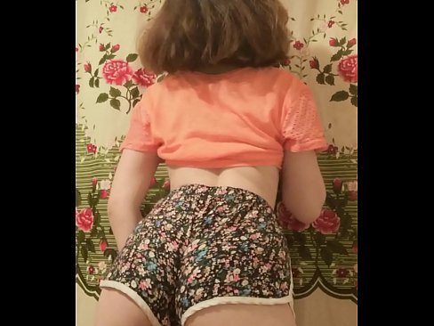 ❤️ Gadis muda seksi menanggalkan celana pendeknya di depan kamera ️❌ Video porno di porno id.123sex.ru ❤